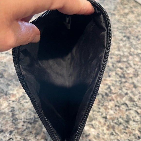Macy’s New York black Cosmetic Bag - Picture 3 of 3